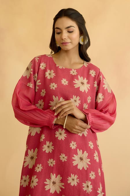 Shop Naaz By Noor Red Linen Embroidery Round Neck Floral Print Kurta And Pant Set Online at Aza Fashions Shop_Naaz By Noor_Red Linen Embroidery Round Neck Floral Print Kurta And Pant Set _Online_at_Aza_Fashions