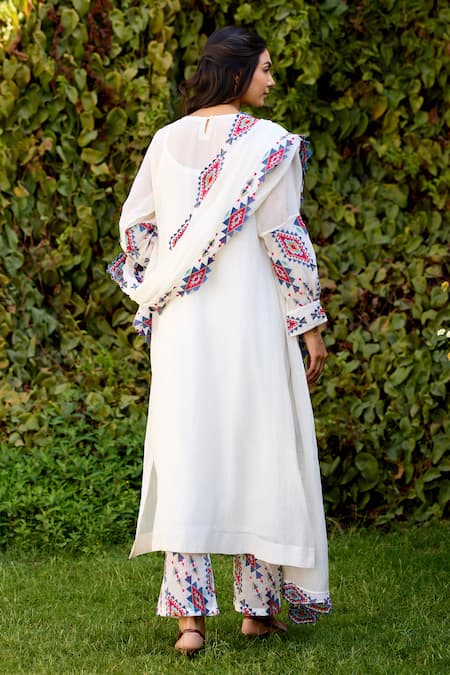 Shop_Naaz By Noor_White Chanderi, Cotton Embroidery Round Neck Multi Color Kurta Set _at_Aza_Fashions