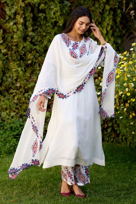 Buy_Naaz By Noor_White Chanderi, Cotton Embroidery Round Neck Multi Color Kurta Set _Online_at_Aza_Fashions