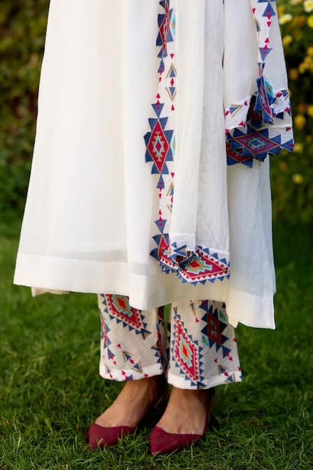 Buy_Naaz By Noor_White Chanderi, Cotton Embroidery Round Neck Multi Color Kurta Set 