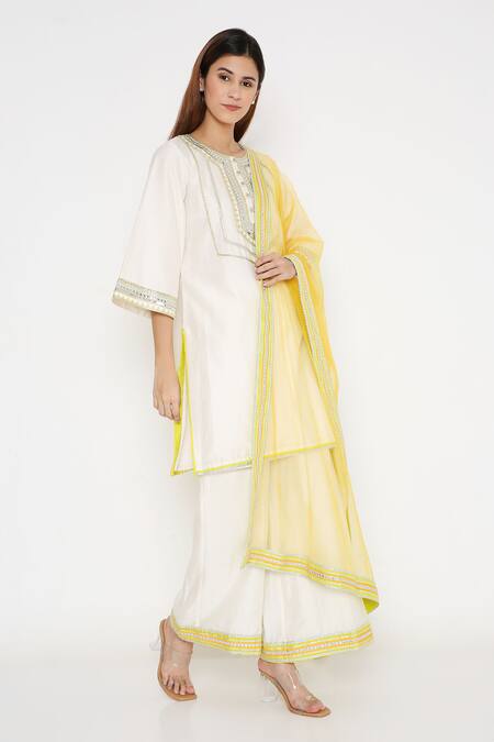 Buy_Neha Mehra_White Chanderi Embroidery Round Neck Kurta Pant Set _Online_at_Aza_Fashions
