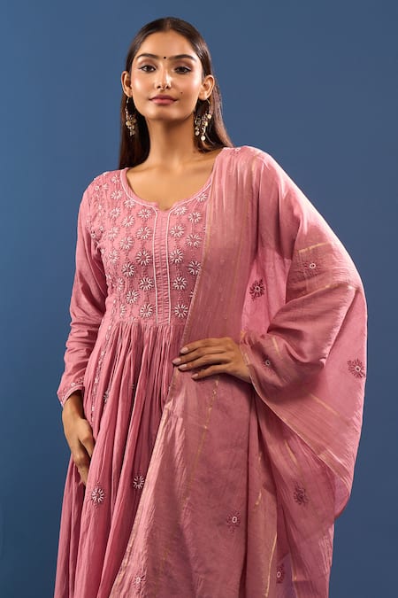 Samyukta Singhania_Pink Chanderi Cotton Mirrors, Embroidery Round Neck Chikankari Kurta Set _at_Aza_Fashions