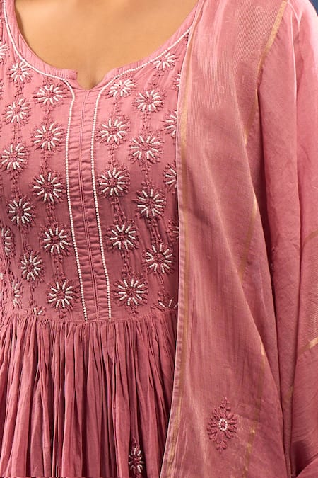 Buy_Samyukta Singhania_Pink Chanderi Cotton Mirrors, Embroidery Round Neck Chikankari Kurta Set 