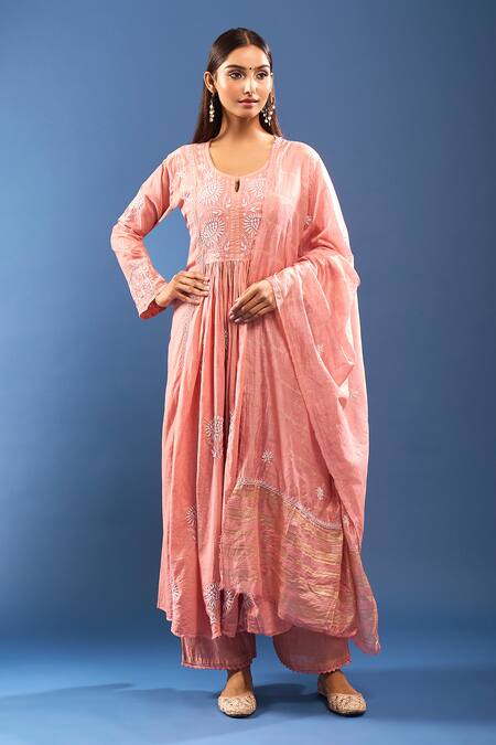 Samyukta Singhania_Peach Chanderi Cotton Embroidery Round Neck Chikankari Kurta Set _at_Aza_Fashions