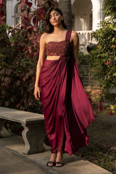 Parshya_Maroon Embroidery Sweetheart Neck Hand Saree Gown _at_Aza_Fashions