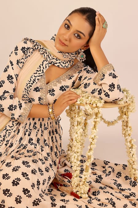 Shop_Palak & Mehak_Cream Chanderi Zari, Tassels V-neck Floral Print Anarkali Set 