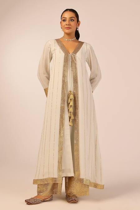 Palak & Mehak_White Rayon, Crepe Tassels, Zari V-neck Designer Kurta Set  _Online_at_Aza_Fashions