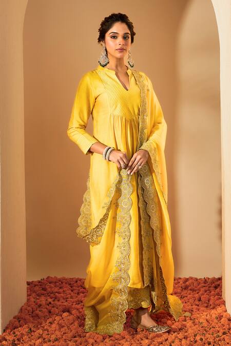 Buy_Roohbyridhimaa_Mustard Viscose, Silk, Organza Zari Split V-neck Embroidered Kurta Set _Online_at_Aza_Fashions