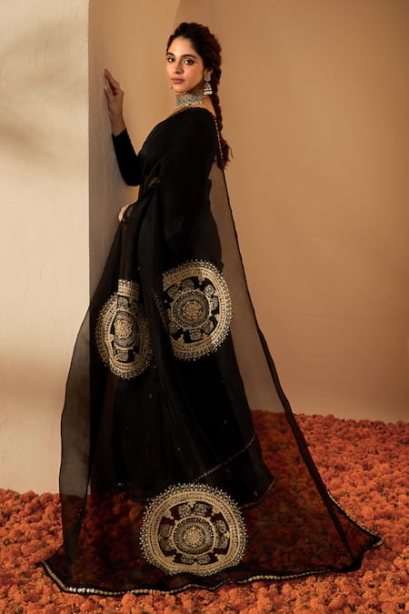Roohbyridhimaa_Black Silk Organza Sequins Round Neck Bhavya Saree Set _Online_at_Aza_Fashions
