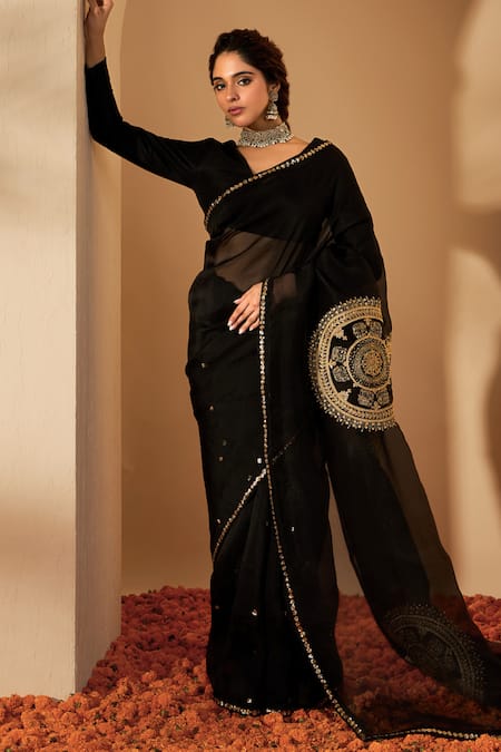 Buy_Roohbyridhimaa_Black Silk Organza Sequins Round Neck Bhavya Saree Set 