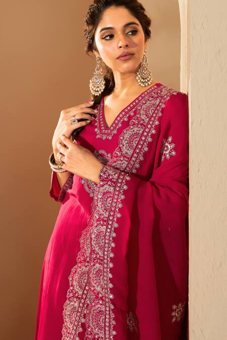 Roohbyridhimaa_Fuchsia Silk Organza Zari, Sequins V-neck Pink Embroidered Kurta Set _Online_at_Aza_Fashions