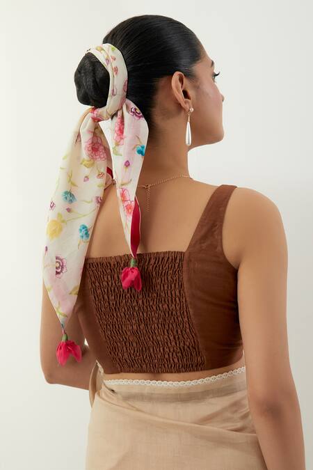 Shop Vinusto Beige Chanderi Lace, Smocking Square Neck Handwoven Saree Set Online at Aza Fashions Shop_Vinusto_Beige Chanderi Lace, Smocking Square Neck Handwoven Saree Set _Online_at_Aza_Fashions