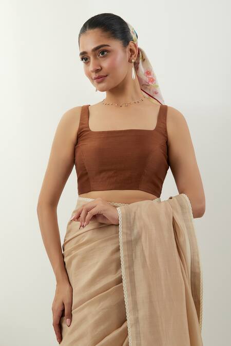 Vinusto Beige Chanderi Lace, Smocking Square Neck Handwoven Saree Set at Aza Fashions Vinusto_Beige Chanderi Lace, Smocking Square Neck Handwoven Saree Set _at_Aza_Fashions