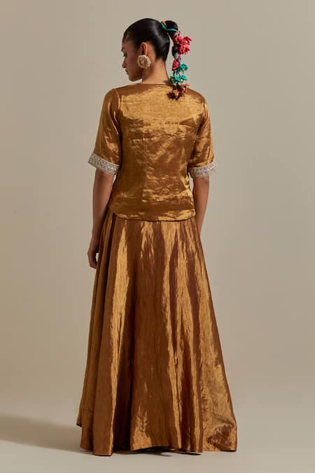 Shop Vinusto Gold Chanderi Lace, Embroidery V-neck Handwoven Zari Set at Aza Fashions Shop_Vinusto_Gold Chanderi Lace, Embroidery V-neck Handwoven Zari Set _at_Aza_Fashions