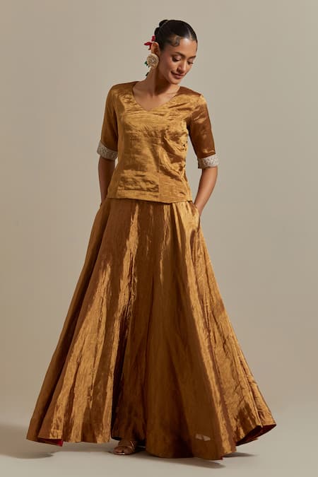 Buy Vinusto Gold Chanderi Lace, Embroidery V-neck Handwoven Zari Set Buy_Vinusto_Gold Chanderi Lace, Embroidery V-neck Handwoven Zari Set