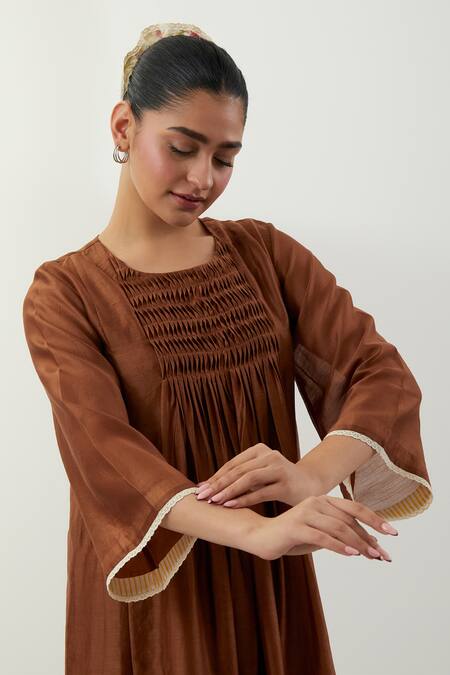 Shop Vinusto Brown Chanderi, Cotton Lace Round Neck Handwoven Kurta Set Online at Aza Fashions Shop_Vinusto_Brown Chanderi, Cotton Lace Round Neck Handwoven Kurta Set _Online_at_Aza_Fashions