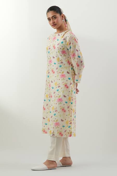 Vinusto Ivory Chanderi Round Neck Floral Printed Kurta Set Online at Aza Fashions Vinusto_Ivory Chanderi Round Neck Floral Printed Kurta Set _Online_at_Aza_Fashions