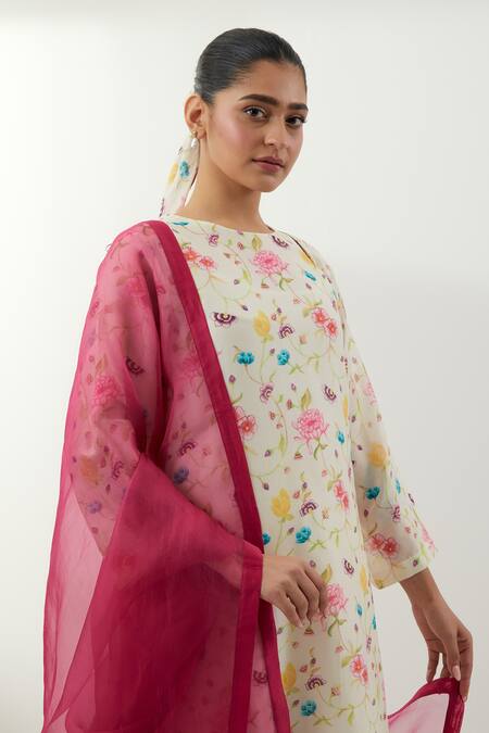 Buy Vinusto Ivory Chanderi Round Neck Floral Printed Kurta Set Buy_Vinusto_Ivory Chanderi Round Neck Floral Printed Kurta Set
