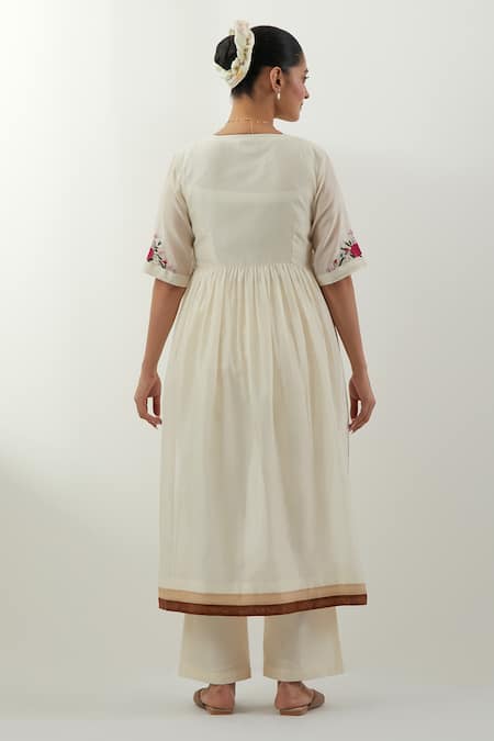 Shop Vinusto Ivory Chanderi Embroidery V-neck Hand Angarkha Set at Aza Fashions Shop_Vinusto_Ivory Chanderi Embroidery V-neck Hand Angarkha Set _at_Aza_Fashions
