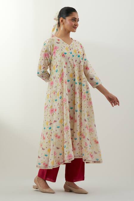 Shop Vinusto Ivory Chanderi, Cotton Embroidery, Lace V-neck Floral Printed Anarkali Set Online at Aza Fashions Shop_Vinusto_Ivory Chanderi, Cotton Embroidery, Lace V-neck Floral Printed Anarkali Set _Online_at_Aza_Fashions