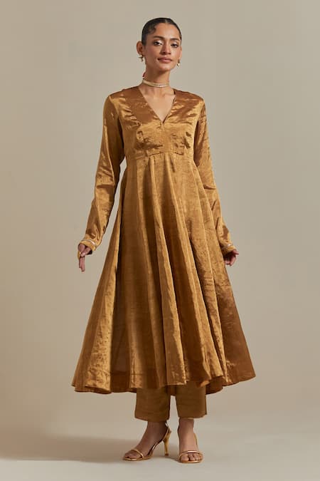 Buy Vinusto Gold Chanderi Lace V-neck Handwoven Zari Anarkali Set Online at Aza Fashions Buy_Vinusto_Gold Chanderi Lace V-neck Handwoven Zari Anarkali Set _Online_at_Aza_Fashions