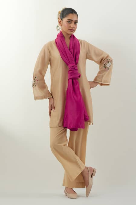 Vinusto Beige , Cotton Embroidery V-neck Handwoven Kurta Set 