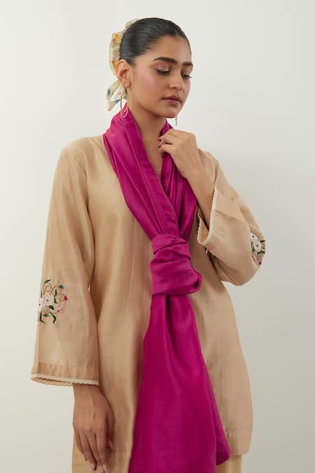 Shop_Vinusto_Beige , Cotton Embroidery V-neck Handwoven Kurta Set 