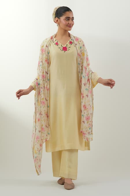 Vinusto Yellow Chanderi Embroidery V-neck Butter Handwoven Set 