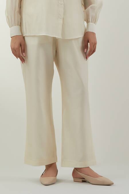 Vinusto Ivory Chanderi Embroidery Collared Floral Set at Aza Fashions Vinusto_Ivory Chanderi Embroidery Collared Floral Set _at_Aza_Fashions