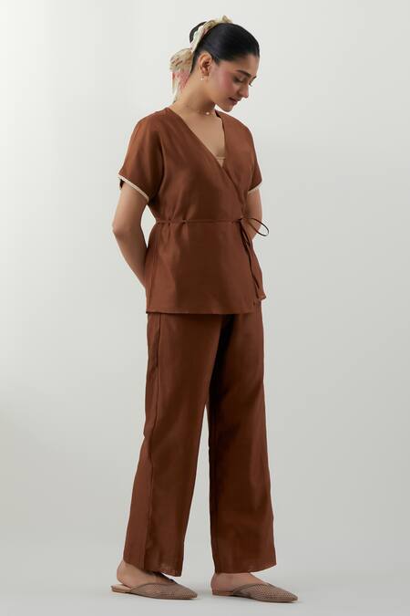 Vinusto Brown Chanderi Embroidery V-neck Handwoven Top And Pant Set Online at Aza Fashions Vinusto_Brown Chanderi Embroidery V-neck Handwoven Top And Pant Set _Online_at_Aza_Fashions