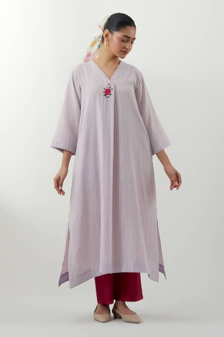 Vinusto Lavender Cotton Embroidery, Lace V-neck Hand Kurta Set