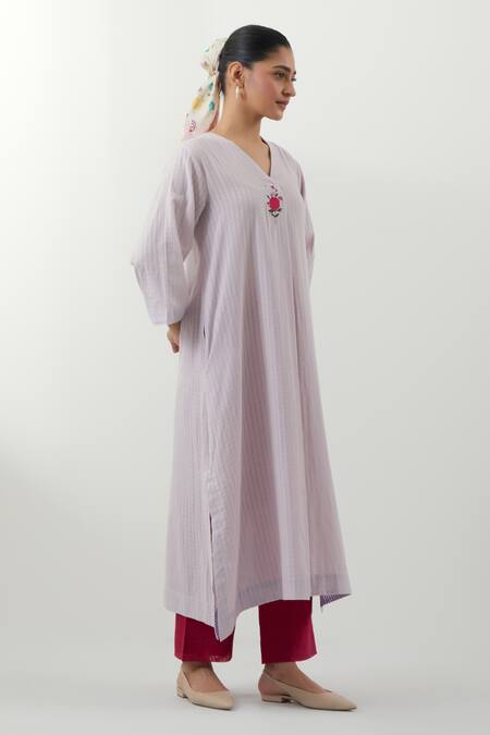 Buy Vinusto Lavender Cotton Embroidery, Lace V-neck Hand Kurta Set Online at Aza Fashions Buy_Vinusto_Lavender Cotton Embroidery, Lace V-neck Hand Kurta Set _Online_at_Aza_Fashions