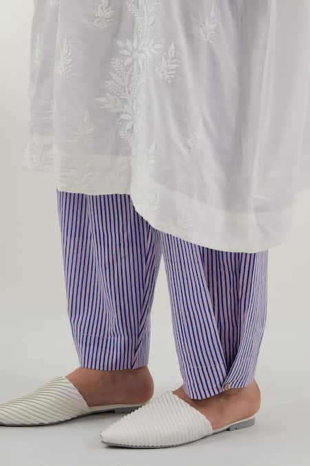 Buy Vinusto White Cotton Embroidery Round Neck Phool Patti Chikankari Kurta Set Buy_Vinusto_White Cotton Embroidery Round Neck Phool Patti Chikankari Kurta Set