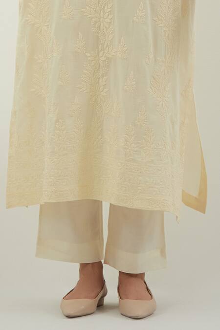 Vinusto Yellow Cotton Embroidery Round Neck Butter Chikankari Kurta Set Online at Aza Fashions Vinusto_Yellow Cotton Embroidery Round Neck Butter Chikankari Kurta Set _Online_at_Aza_Fashions