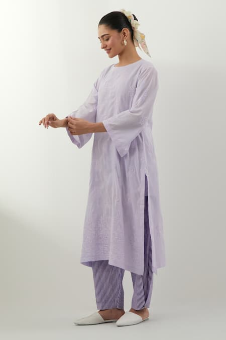 Buy_Vinusto_Lavender Cotton Embroidery Round Neck Striped Chikankari Kurta Set _Online_at_Aza_Fashions