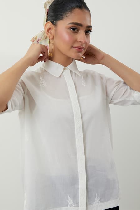 Vinusto_White Cotton Embroidery Collared Chikankari Shirt And Pant Set _at_Aza_Fashions