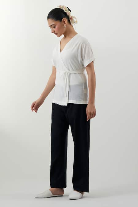 Vinusto_White Cotton Embroidery V-neck Chikankari Top And Black Pant _at_Aza_Fashions