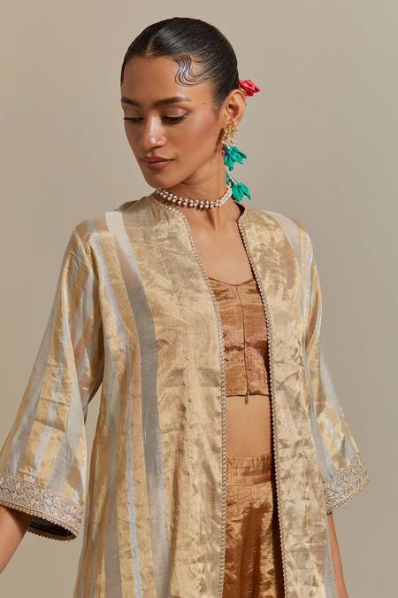 Vinusto_Gold Lace Round , Sweetheart And Ivory Handwoven Zari Jacket Set _Online_at_Aza_Fashions
