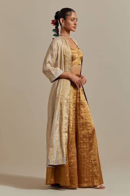 Vinusto_Gold Lace Round , Sweetheart And Ivory Handwoven Zari Jacket Set _at_Aza_Fashions