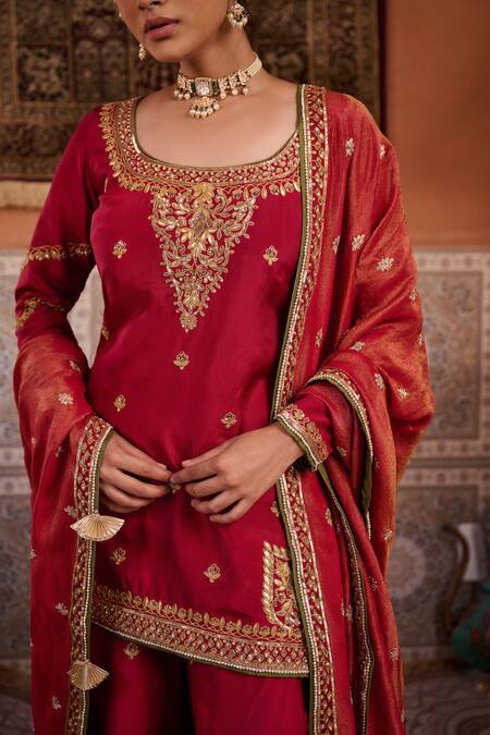 Buy_Kapda Dori_Red Sequins, Pearls Square Neck Dabka Embroidered Kurta Set _Online_at_Aza_Fashions