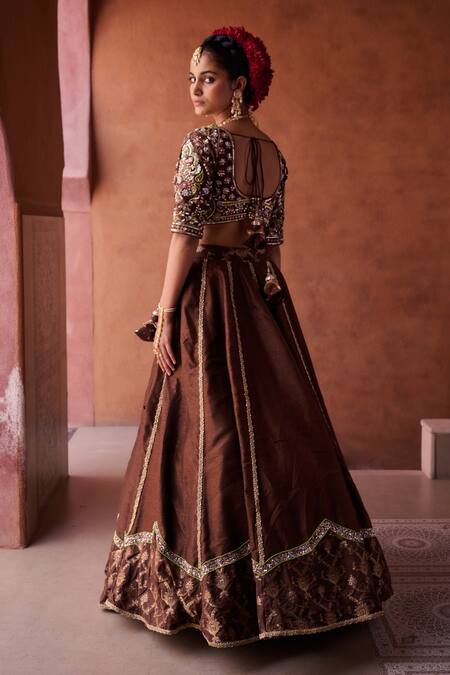Buy_Kapda Dori_Brown Organza Beads, Sequins, Pearls, Embroidery, Zari V-neck Lehenga Set 