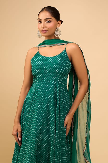 Samyukta Singhania_Green Georgette, Chiffon Scoop Neck Pine Anarkali Set _Online_at_Aza_Fashions