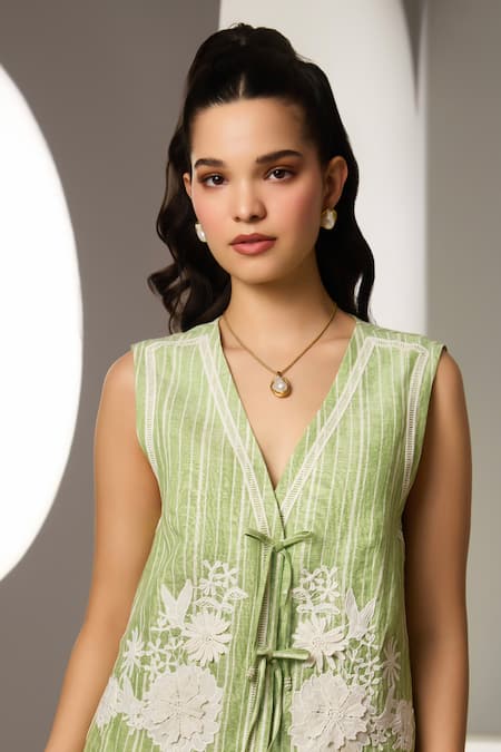 Label Deepika Nagpal Green Cotton, Linen V-neck Co-ord Set at Aza Fashions Label Deepika Nagpal_Green Cotton, Linen V-neck Co-ord Set _at_Aza_Fashions