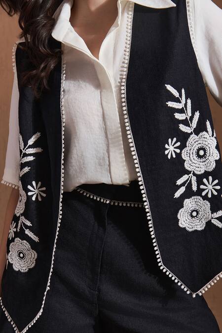 Buy Label Deepika Nagpal Black Cotton, Linen Open Neck, Collared Emiliana Co-ord Set Online at Aza Fashions Buy_Label Deepika Nagpal_Black Cotton, Linen Open Neck, Collared Emiliana Co-ord Set _Online_at_Aza_Fashions