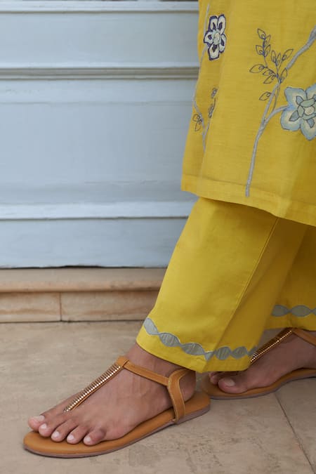Shop_Vaayu_Yellow Muslin, Cotton Embroidery Keyhole Neck Daffodil Applique Kurta Set_Online_at_Aza_Fashions