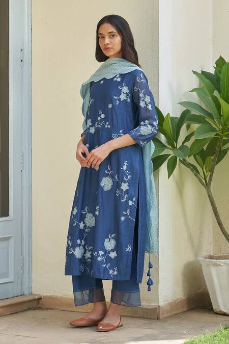 Vaayu_Blue Muslin, Cotton Embroidery Round Neck Ocean Applique Kurta Set_at_Aza_Fashions