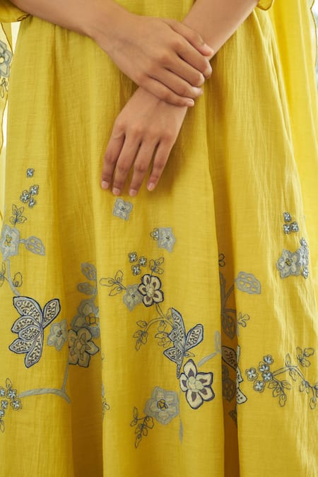 Vaayu Yellow Muslin, Cotton Embroidery, Applique Round Neck Daffodil Anarkali Set Online at Aza Fashions Vaayu_Yellow Muslin, Cotton Embroidery, Applique Round Neck Daffodil Anarkali Set_Online_at_Aza_Fashions