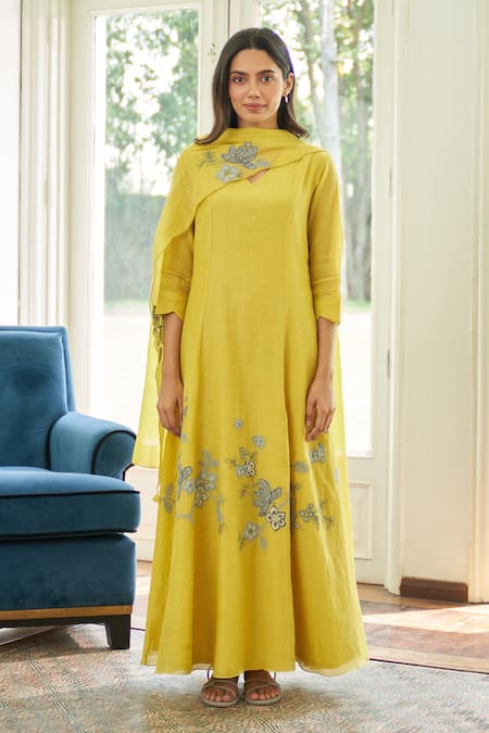 Vaayu Yellow Muslin, Cotton Embroidery, Applique Round Neck Daffodil Anarkali Set at Aza Fashions Vaayu_Yellow Muslin, Cotton Embroidery, Applique Round Neck Daffodil Anarkali Set_at_Aza_Fashions
