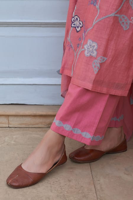 Vaayu Pink Muslin, Cotton Embroidery, Applique Round Neck Peony Kurta Set Online at Aza Fashions Vaayu_Pink Muslin, Cotton Embroidery, Applique Round Neck Peony Kurta Set_Online_at_Aza_Fashions