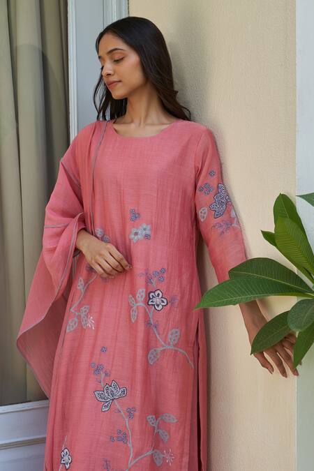 Shop Vaayu Pink Muslin, Cotton Embroidery, Applique Round Neck Peony Kurta Set Online at Aza Fashions Shop_Vaayu_Pink Muslin, Cotton Embroidery, Applique Round Neck Peony Kurta Set_Online_at_Aza_Fashions